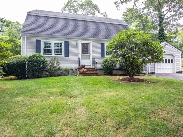 15 October Ln, Plymouth, MA 02360