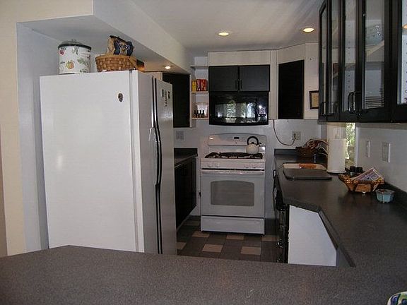 5th image of 423 Bull Creek Dr