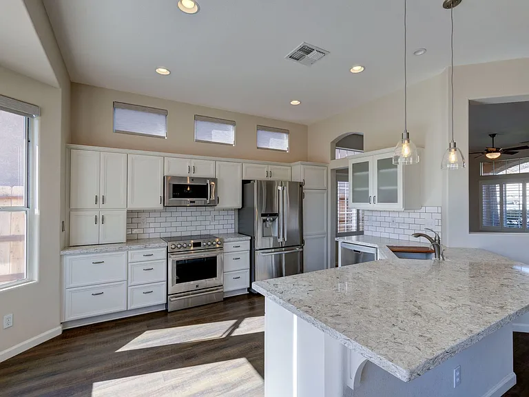 4611 W Rio Bravo Dr — Photo 2