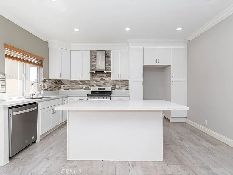 1318 Lukens Ct — Photo 6