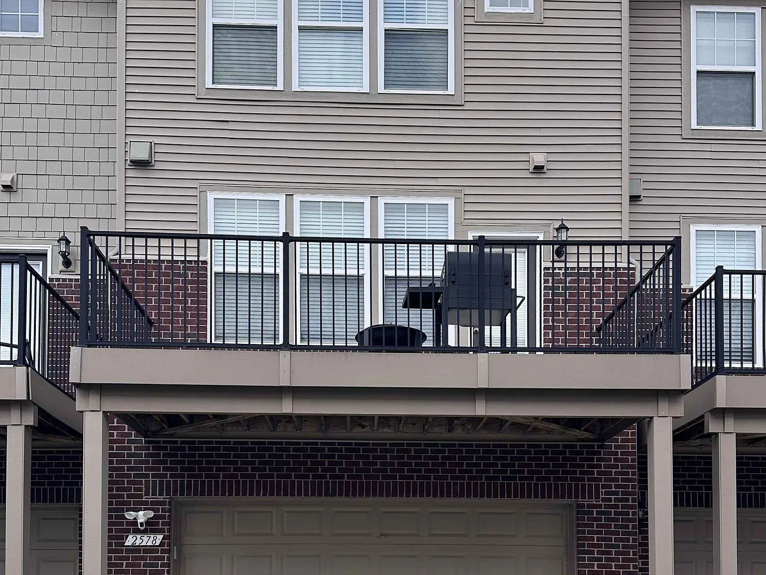 3 bed, 3.5 bath, 1960 sqft, $3,000 — Photo 1