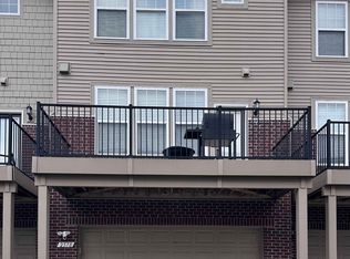 2578 Helmsdale Cir, Rochester Hills, MI 48307