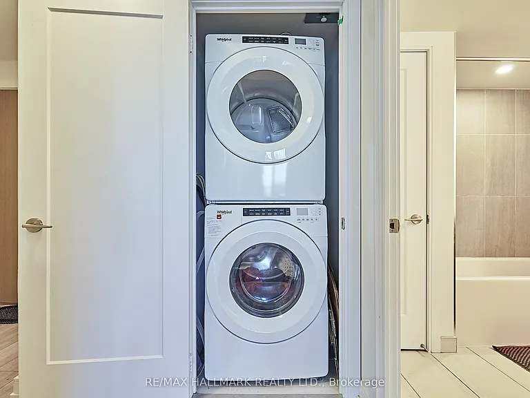 225 Village Green Sq #1804 — Photo 7