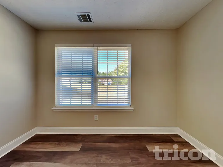 564 Brewer Dr — Photo 11