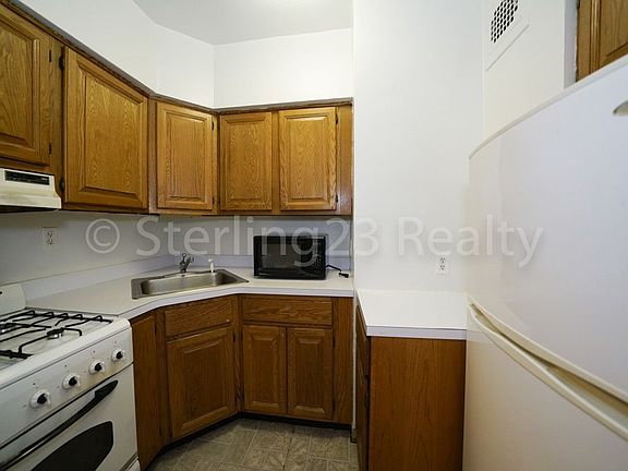 3rd image of 2519 30th Dr APT 2T