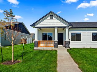 9764 Regatta Ln, Johnston, IA 50131