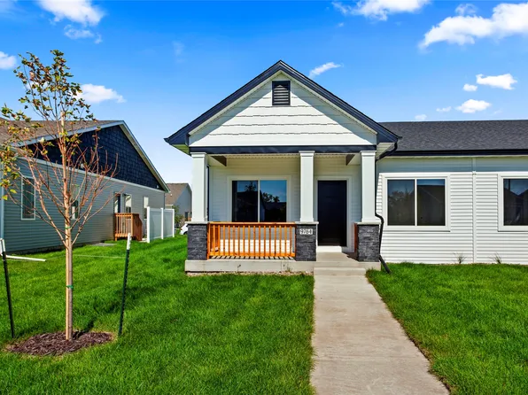 9764 Regatta Ln, Johnston, IA 50131