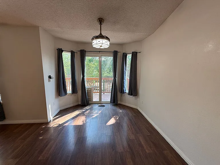 1033 W Pennwood St — Photo 5