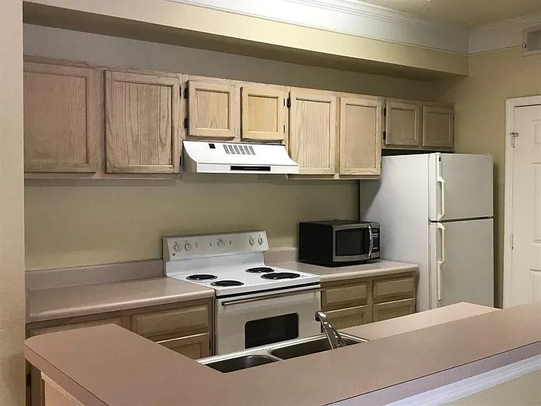 11550 Villa Grand #1303 — Photo 3