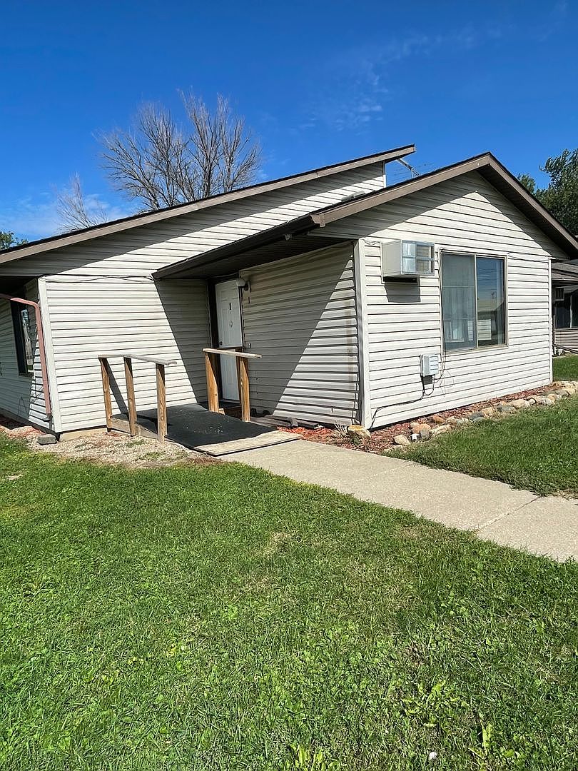 210 W Center St 1, Conrad, IA 50621 Zillow