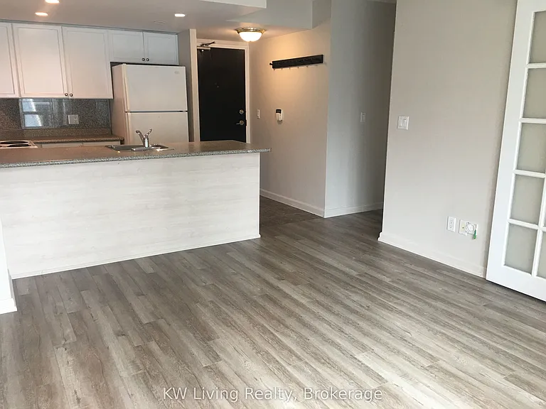 8 Park Rd #1711 — Photo 5