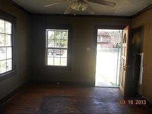 4th image of 403 Everette St