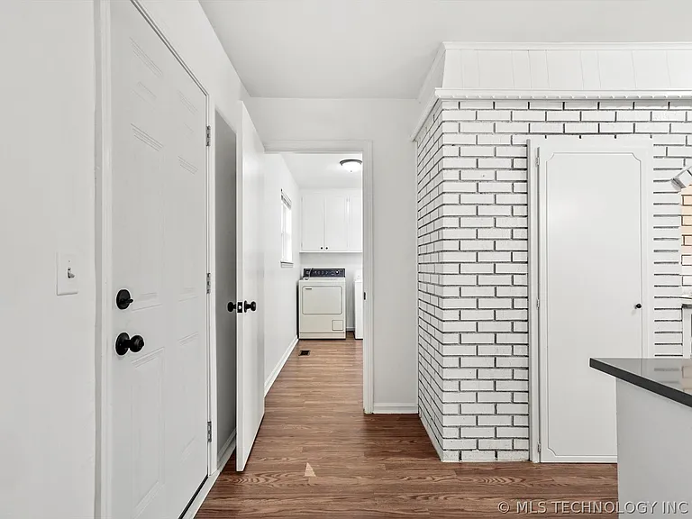 2508 E 51st St — Photo 15