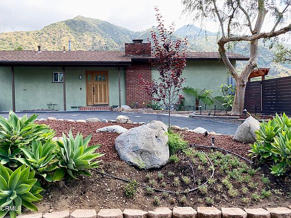 5th image of 2344 N Altadena Dr