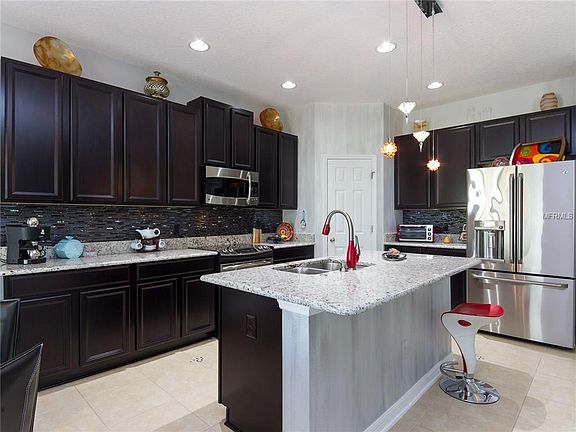 5th image of 421 Rock Springs Cir