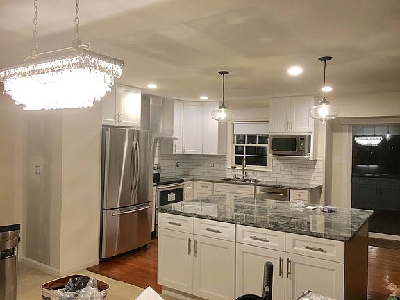 4th image of 4605 Luxberry Dr