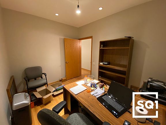 4th image of 2926 N Lincoln Ave