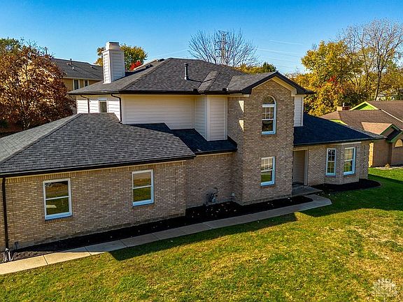 3rd image of 1826 Ashley Dr