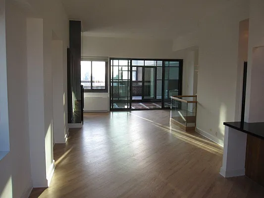 Rented by Realty Group International | media 30