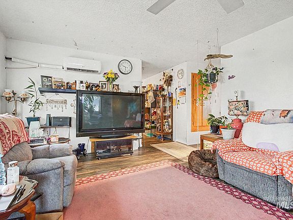 3rd image of 426 16th Ave