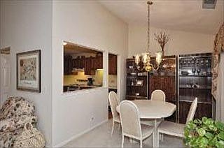 4th image of 717 Burr Oak Ln #B