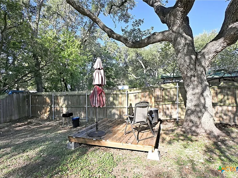 553 Scenic Dr — Photo 33