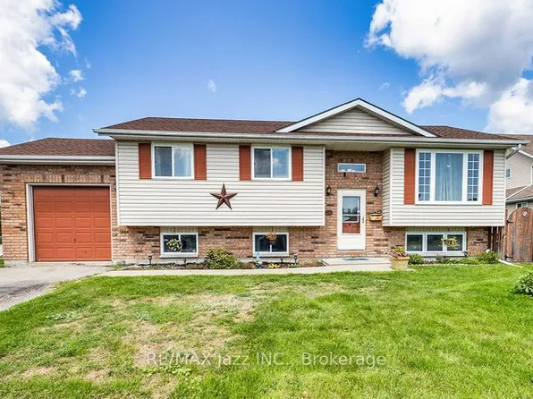 24 Glenn Dr, Quinte West, ON K8V 6E3