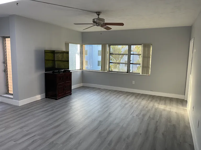 9175 SW 77th Ave #306 — Photo 15