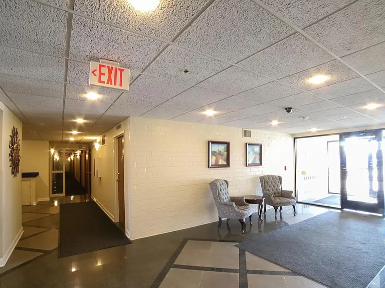 1840 Huntington Blvd #505 — Photo 2