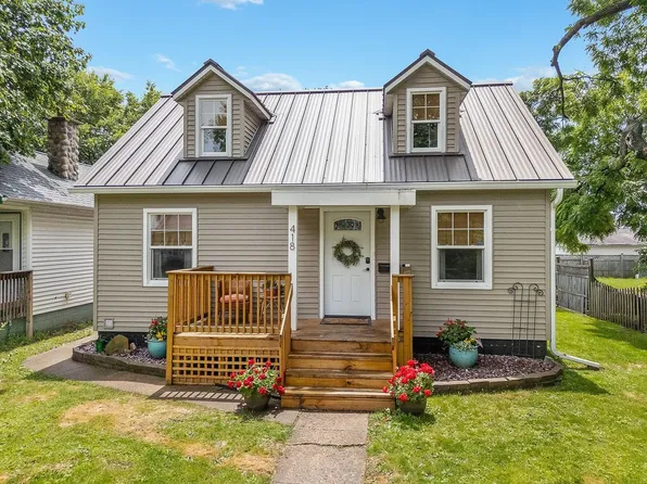 418 6th St, Baraboo, WI 53913