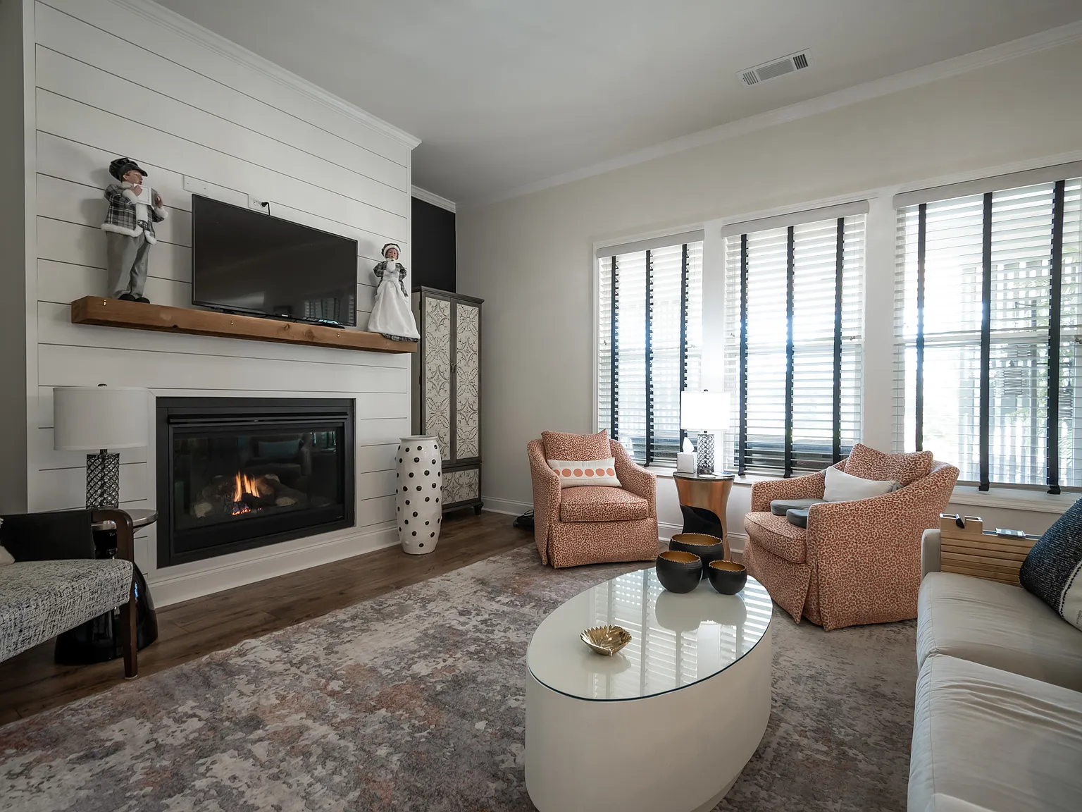 2 bed, 2.0 bath, $1,975 — Photo 4