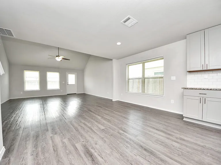 4231 Tulip Oak Dr — Photo 11