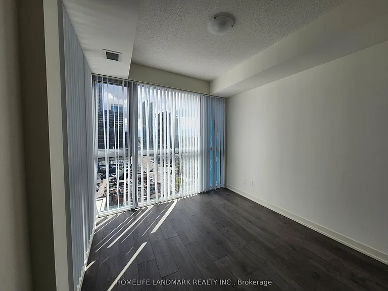 4955 Yonge St #1007 — Photo 3