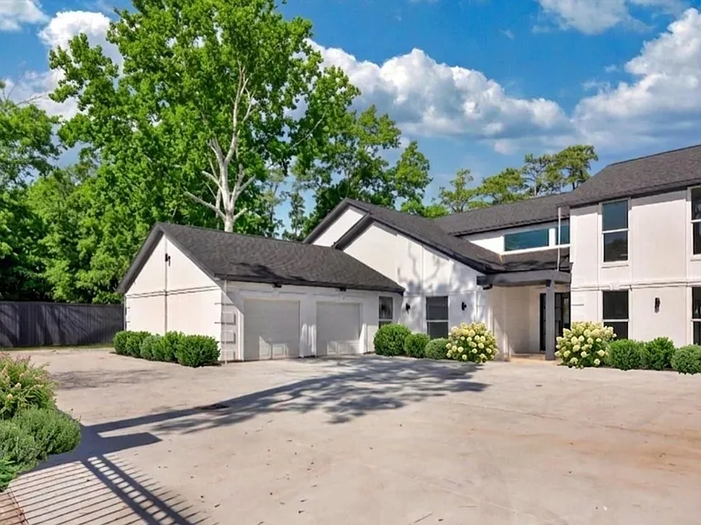 12564 Memorial Dr — Photo 5