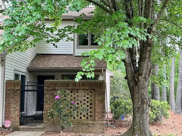 23 Bloomsbury Ct, Chapel Hill, NC 27517