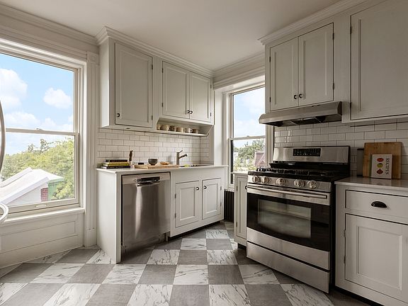 5th image of 374 14th St #4