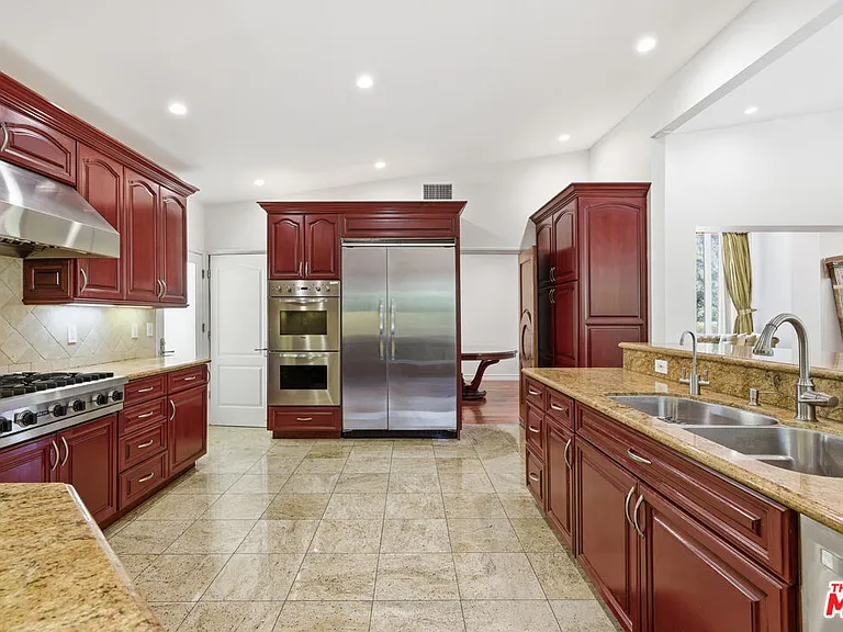 999 Casiano Rd — Photo 18