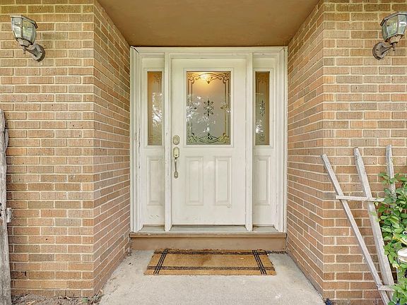 4th image of 625 N Kennedy Dr
