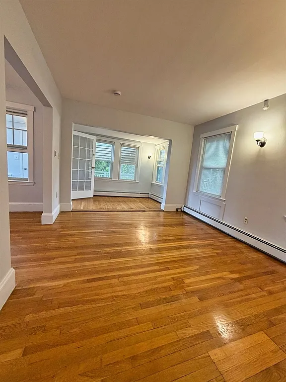 3 bed, 1256 sqft, $3,750 — Photo 2
