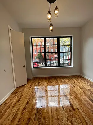 Rented by Greenrock Management | media 29