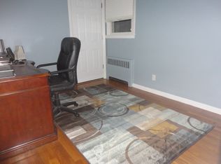 87 Lindgren St, Merrick, NY 11566