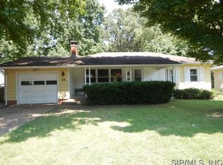 25 Lakeview Dr, Belleville, IL 62223