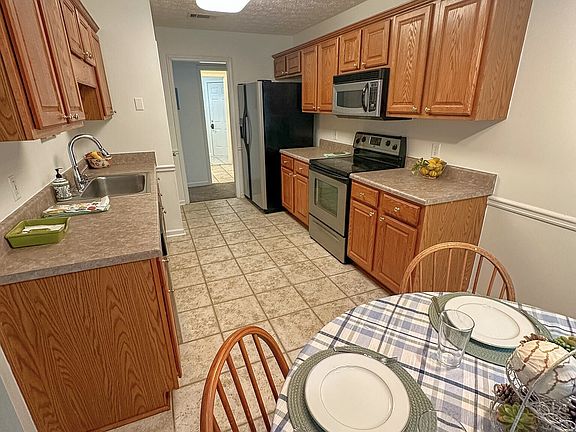 5th image of 122 Wexford Dr