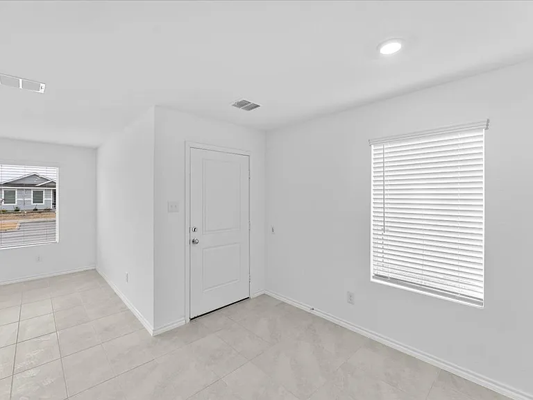 211 Herman Ln — Photo 5