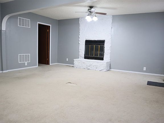 3rd image of 809 8th Ave