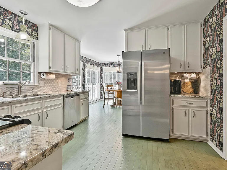 245 Woodsong Dr — Photo 5