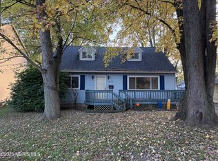 6022 Clover Ln, Toledo, OH 43623