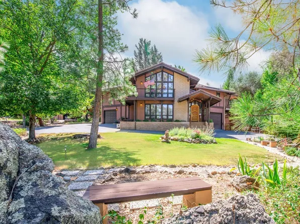 19245 Jayhawk Dr, Penn Valley, CA 95946