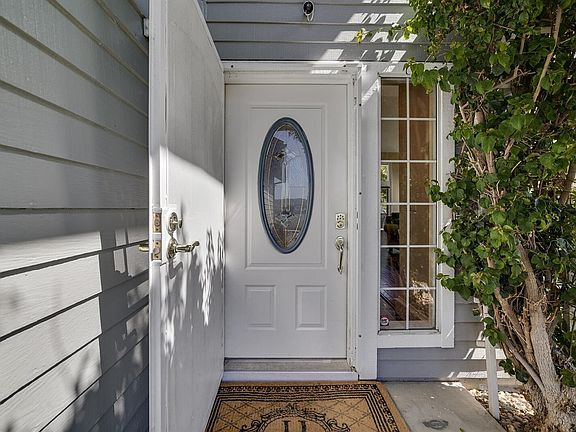 5th image of 824 S Regatta Dr