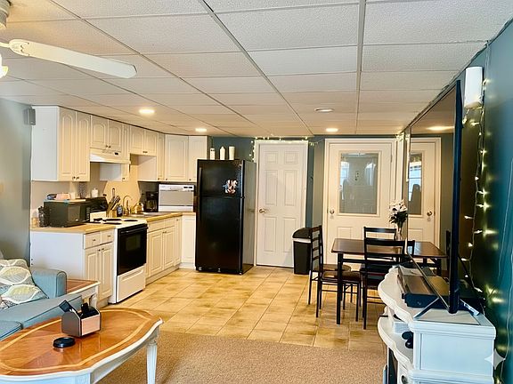 4th image of 13 Riozzi Ct Unit B